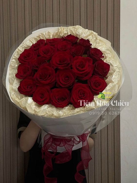 Đặt hoa chúc mừng sinh nhật bạc liêu tượng trưng cho lòng biết ơn, sự chân thành và tình cảm bền chặt.