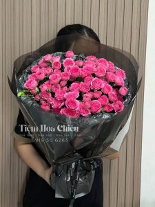 Đặt hoa ngày phụ nữ Việt Nam 20 10 ngôn ngữ của tình yêu, sự biết ơn và trân trọng người phụ nữ quan trọng trong cuộc đời.