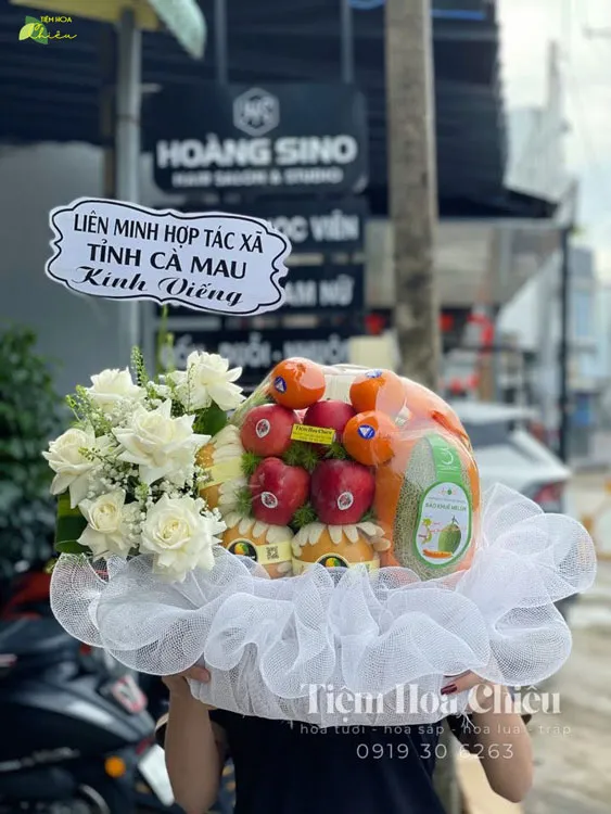 Giỏ trái cây viếng đám tang tại shop hoa Bạc Liêu giúp bạn gửi đi thông điệp thành kính, sẻ chia và cầu chúc an lành đầy ý nghĩa.