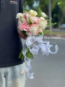 Shop hoa bạc liêu - Đặt hoa cưới cầm tay theo phong cách hiện đại, sang trọng hoặc tối giản, phù hợp với từng concept lễ cưới.