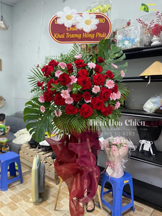 Đặt hoa mừng khai trương lời chúc phát tài, thành công dành cho người nhận, góp phần thắt chặt tình giao hảo hai bên.