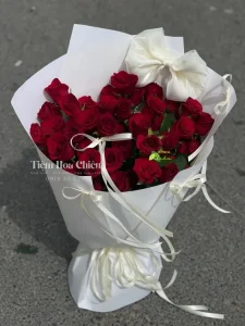 Đặt hoa ngày phụ nữ Việt Nam 20 10 bày tỏ tình yêu thương, lòng biết ơn và sự trân trọng dành cho người phụ nữ trong đời mình.