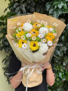 Đặt hoa tốt nghiệp Bạc Liêu mẫu mã đa dạng giúp ngày tốt nghiệp thêm trọn vẹn, lưu giữ những cảm xúc thanh xuân đáng nhớ nhất.