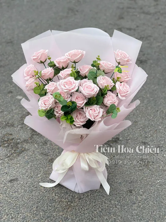 Hoa sáp mềm mại tự nhiên tươi mới theo thời gian, biểu tượng của tình cảm vững bền và sự trân trọng lâu dài.