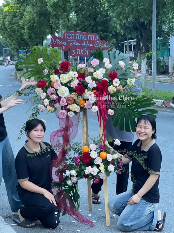 Lẳng hoa sinh nhật thay cho hàng vạn lời chúc tốt đẹp nhất dành cho người thân yêu trong ngày đặc biệt.