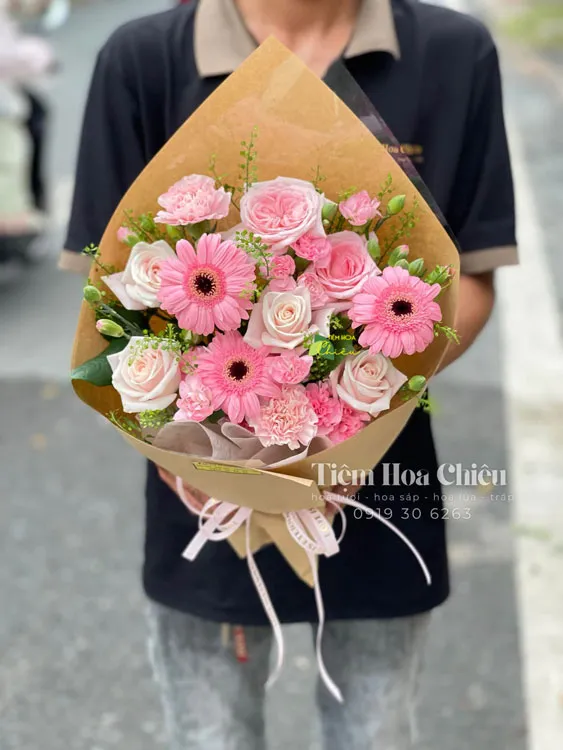 Shop bán hoa Bạc Liêu - Đặt bó hoa tươi giúp món quà trở nên độc đáo và thể hiện trọn vẹn tình cảm của người gửi.