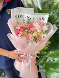 Shop bán hoa Bạc Liêu - Đặt bó hoa tươi giúp món quà trở nên độc đáo và thể hiện trọn vẹn tình cảm của người gửi.