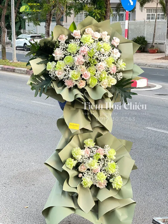 Đặt hoa chúc mừng khai trương Bạc Liêu tượng trưng cho lời chúc hanh thông, phát đạt và khởi đầu thuận lợi.