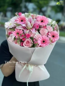Đặt hoa chúc mừng sinh nhật mang cảm xúc chân thật, chạm đến trái tim người nhận bởi những thông điệp ẩn chứa đằng sau. 