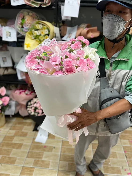 Cửa hàng hoa bạc liêu - Đặt bó hoa tươi điểm nhấn hoàn hảo để thể hiện sự trân trọng và tinh tế của người tặng.