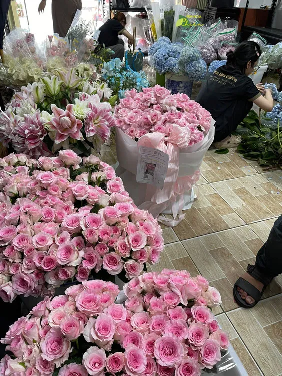 Shop hoa tươi ở Bạc Liêu mang hoa đến tận tay người nhận nhanh chóng, đảm bảo hoa giữ nguyên độ tươi đẹp hoàn hảo.