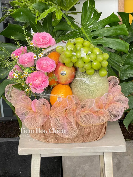 Giỏ trái cây quà tặng Bạc Liêu gửi gắm lời chúc sức khỏe, bình an và thịnh vượng đến người nhận.