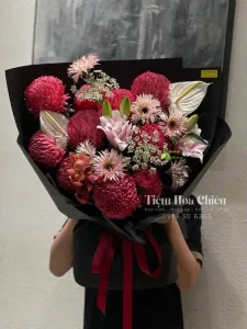 Đặt hoa tươi sinh nhật bày tỏ sự quan tâm và tình cảm chân thành, lời chúc hạnh phúc, rạng rỡ và thành công.