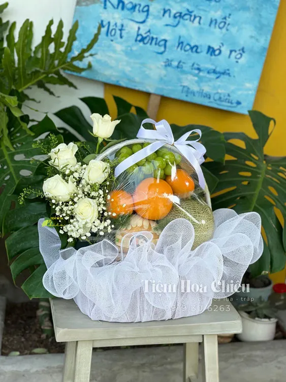Giỏ trái cây quà tặng gửi gắm những lời chúc tốt đẹp, mang thông điệp về sức khỏe, may mắn và tài lộc.