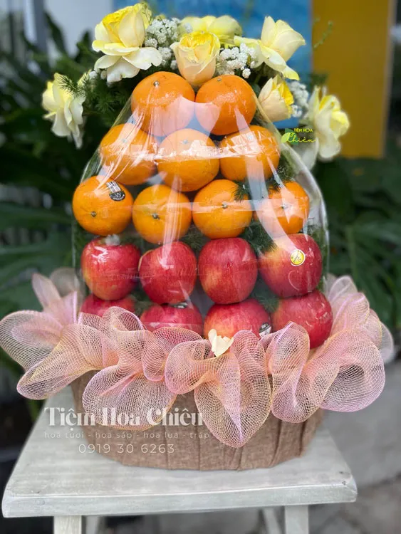 Giỏ trái cây quà tặng gửi gắm những lời chúc tốt đẹp, mang thông điệp về sức khỏe, may mắn và tài lộc.