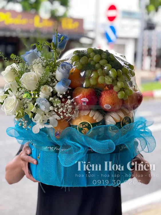 Giỏ trái cây quà tặng Bạc Liêu gửi gắm lời chúc sức khỏe, bình an và thịnh vượng đến người nhận.