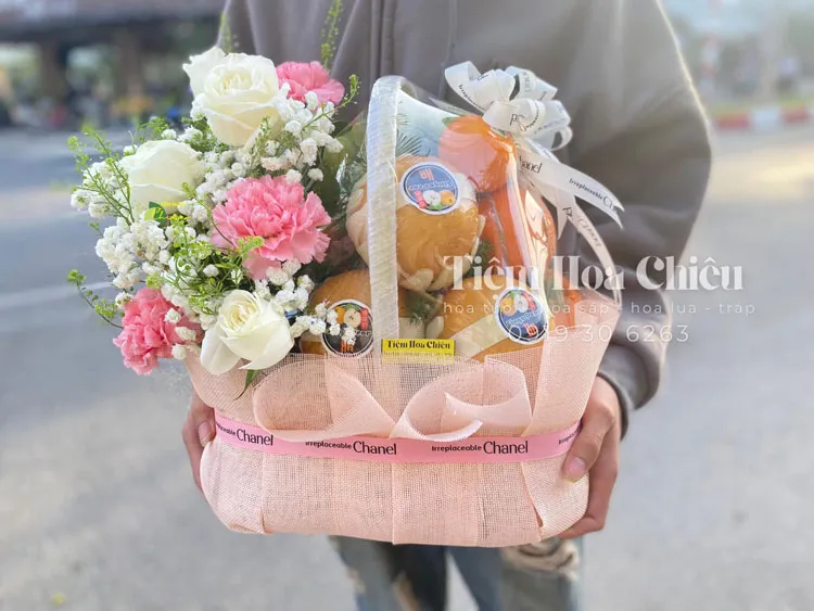 Giỏ trái cây quà tặng được sắp xếp đẹp mắt nâng cao trải nghiệm tặng quà, khiến người nhận cảm thấy thực sự đặc biệt.
